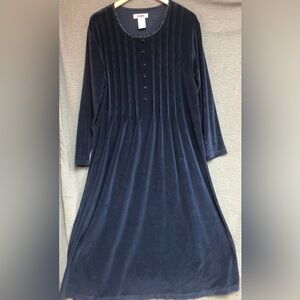 Fads XL. Navy blue long sleeve velour dress.